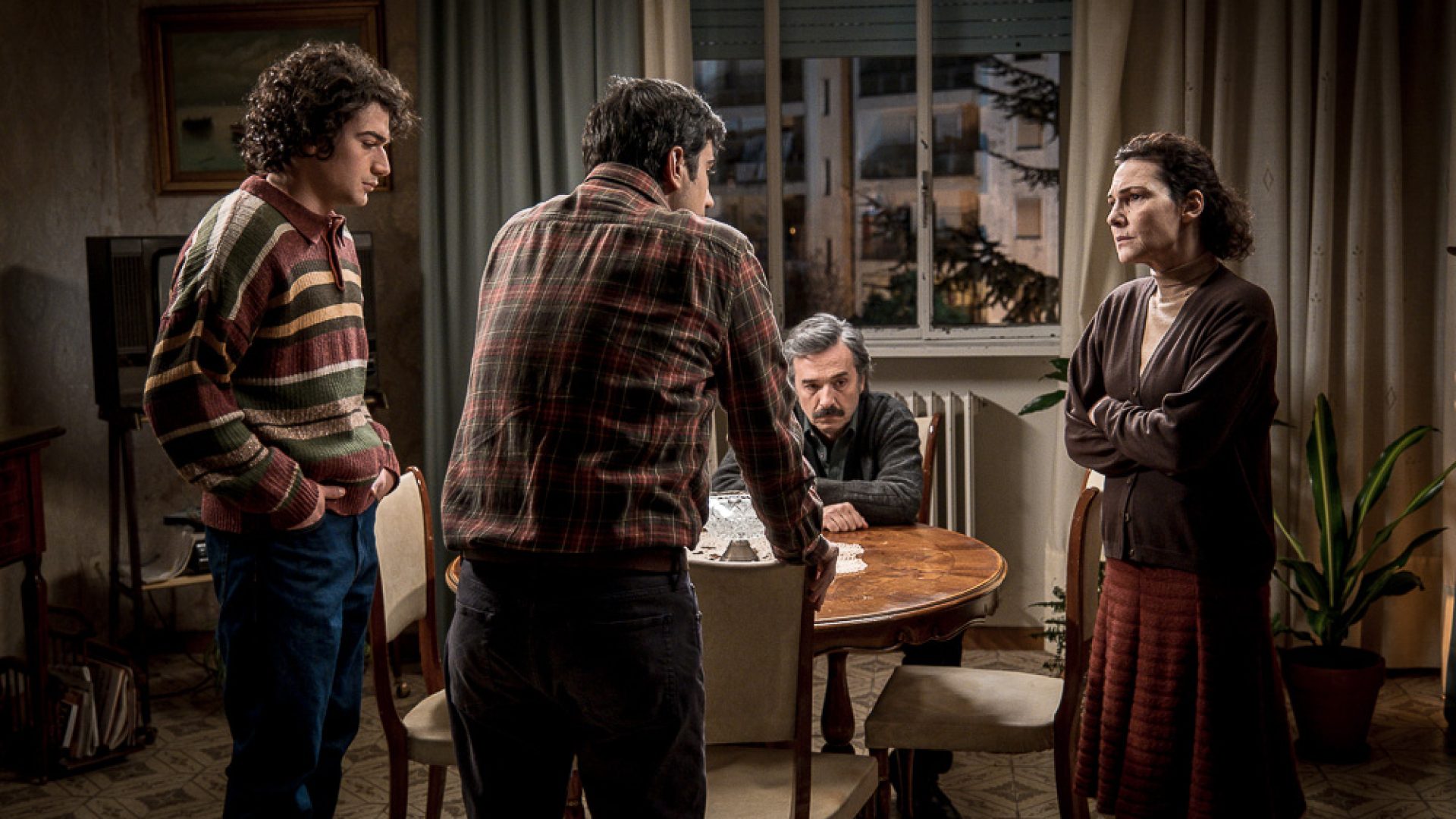 "Il caso Claps" regia Marco Pontecorvo, Gianmarco Saurino, Rosa Diletta Rossi, Anna Ferruzzo, Giacomo Giorgio, Ludovica Ciaschetti, Vincenzo Ferrera, Giulio Della Monica, Francesco Acquaroli, Francesca Ventriglia, Marta Giovannozzi, Claudio Corinaldesi, Beniamino Marcone, Fulvio Pepe, Bianca Nappi, Giusy Frallonardo, Vincent Riotta, Nila Prisco, Katie McGovern, Francesca Antonelli, Carlo De Ruggeri